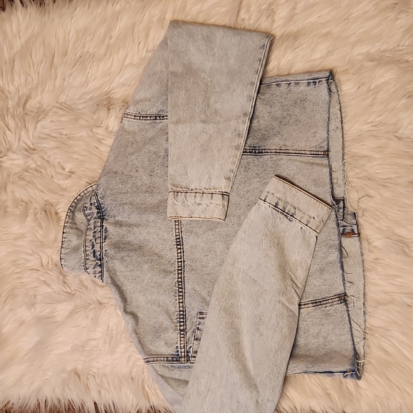 ZARA CROPPED DENIM JACKET SIZE MEDIUM - Picture 5 of 5